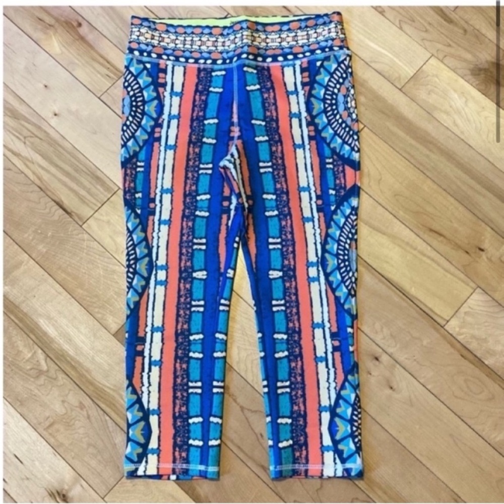 Jealous Tomato Active colorful Print cropped work out leggings size medium
